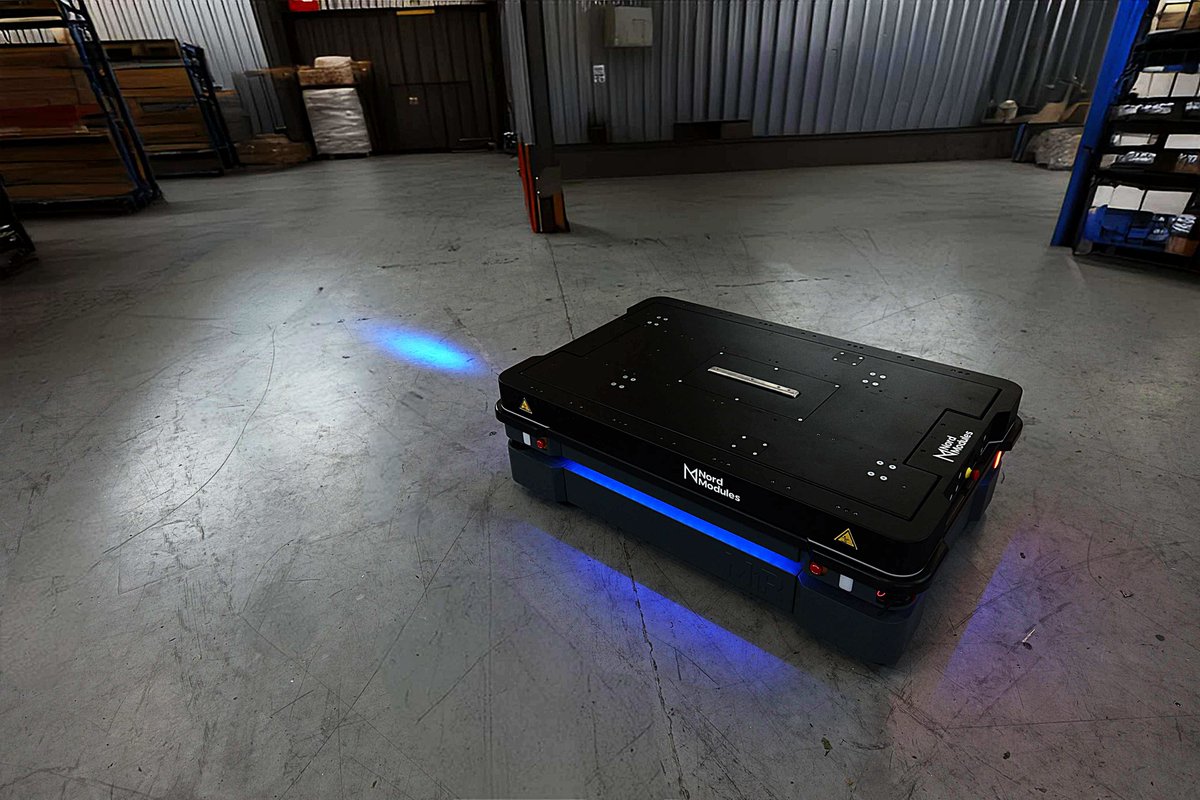 NordModules's tweet photo. Say hello to safer workplaces with our Blue Light Signal Interface! 👋

This indsutry-trusted feature projects a blue spot 1.5m ahead, thereby reducing accident risks and increasing safety and productivity.

📸 Check out the feature on our Pallet Lift US for @MobileIndRobots! https://t.co/AvGiN9GhYw