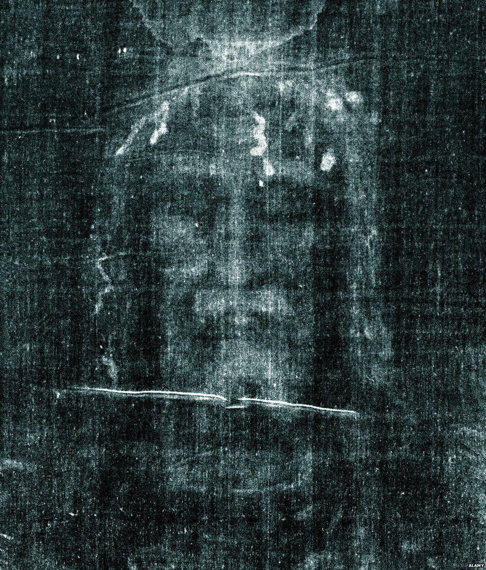 PaulGolding's tweet photo. The latest scientific tests reveal that the Shroud of Turin was first made around 2,000 years ago, the time when Jesus was alive and ultimately crucified. The burial cloth bearing the imprint of Jesus is authentic! ✝️

Source: https://t.co/rzumAK3Mc6 https://t.co/Ts4n4J9Tmm