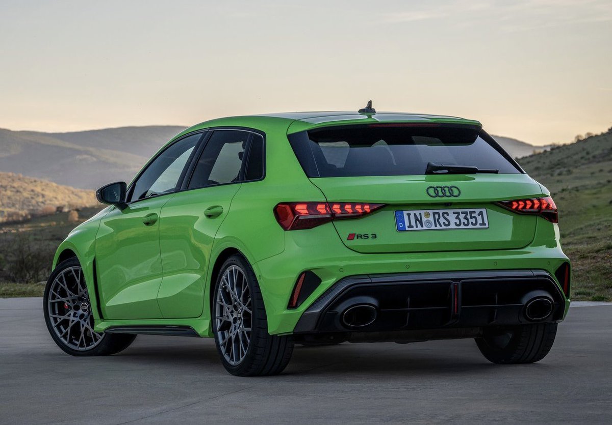 newotomobil's tweet photo. New Audi RS3...
#audi #audia3
#newa3 #a3
#rs3 #newrs3
#yenia3 #auditr
#audia32025
#a32025 #rs3 https://t.co/JDfBVhvfe6
