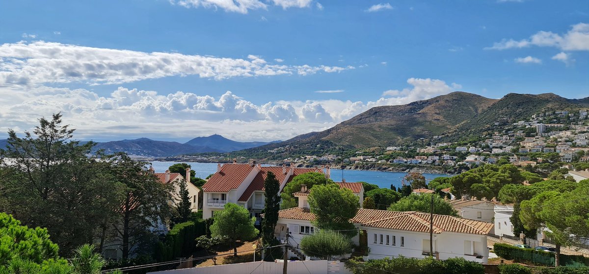 HelloMaxDev's tweet image. During this week this is my view from behind the computer.
🌍 It's such a privilege to work remotely and explore amazing places from time to time.
#RemoteWork #DigitalNomad #WorkLifeBalance