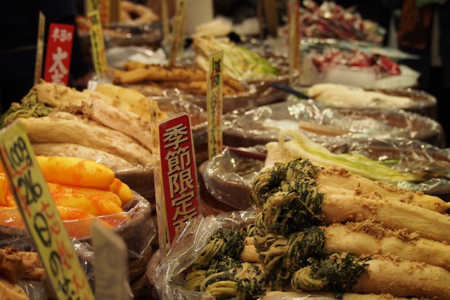 ev_tokyo's tweet photo. PaulCはEVのベテラン講師のひとり
大の京都好きで
京都の漬物を全部食べてみたいそう

I’m interested in trying 
all different kinds of pickles made in Kyoto!

https://t.co/n57205i5pC

#英会話教室 #英語講師 #英語学習 #勉強垢と繋がりたい #お腹ペコリン部 https://t.co/ksIQkKX5Hj