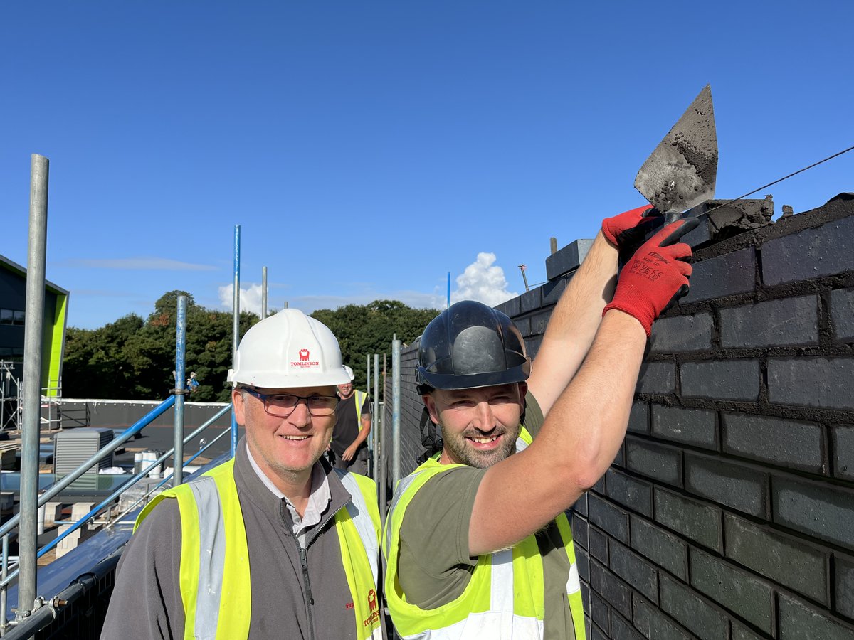 GFTomlinson's tweet image. Project Progress 🔎

The final #brick has been laid on the SLDD facility at our @NottmCollege site and the majority of the #scaffolding has been #dismantled.

Brilliant work team!

To read more about the #project please visit: gftomlinson.co.uk/landmark-notti… 

@Pagabo_
@DJSwallow1