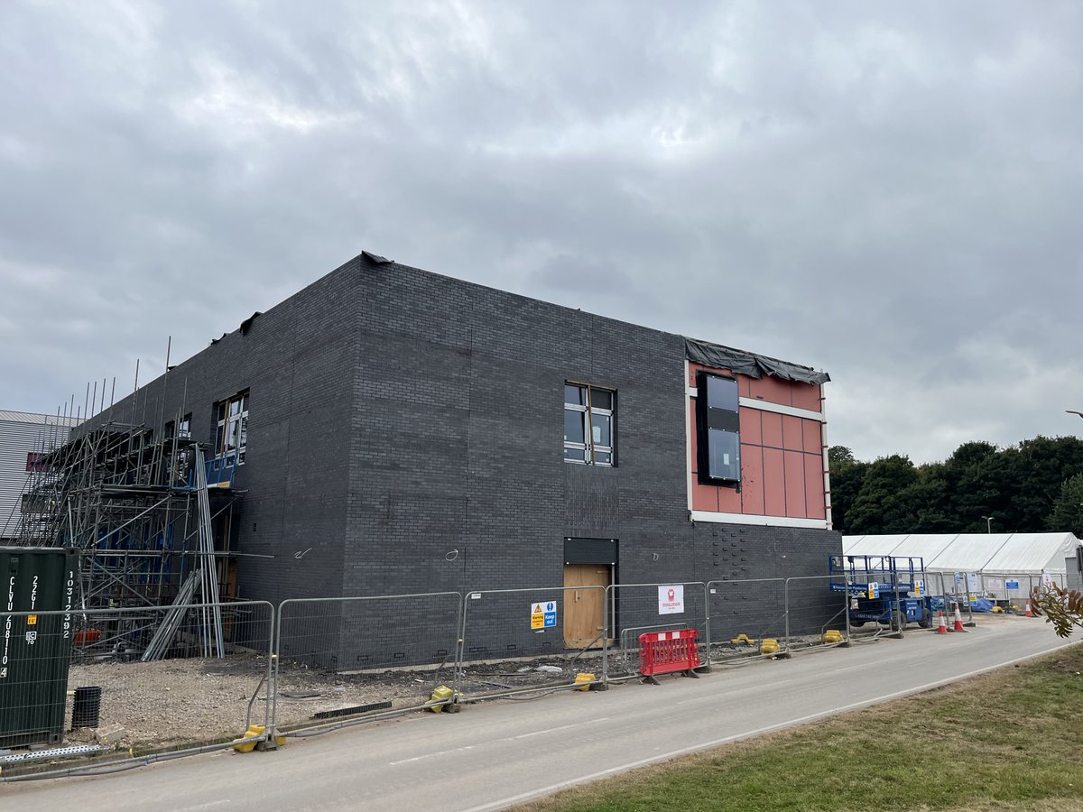 GFTomlinson's tweet image. Project Progress 🔎

The final #brick has been laid on the SLDD facility at our @NottmCollege site and the majority of the #scaffolding has been #dismantled.

Brilliant work team!

To read more about the #project please visit: gftomlinson.co.uk/landmark-notti… 

@Pagabo_
@DJSwallow1