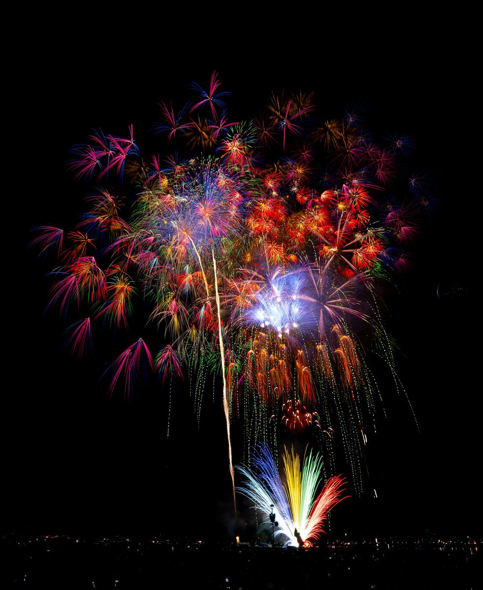 ２０２４年８月１５日
諏訪湖祭湖上花火大会
千輪少し埋めます

#諏訪湖祭湖上花火大会