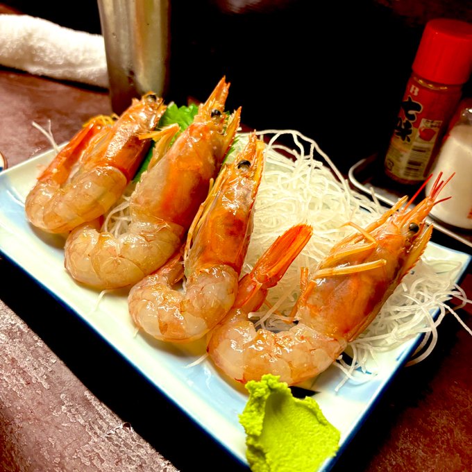 飲み🍺✨ えび食べたいから食べた 中トロもすすめられたから断れなかった、、、 美味しい✨ やりたいことも出来て 幸せすぎて楽しいです😊 今から日本酒飲みます✨ (((o(*ﾟ▽ﾟ*)o))) https://t<a href="/tag/%E3%83%B4%E3%82%A1%E3%83%AB%E3%82%B3%E3%83%8D"class="tags"><span>#ヴァルコネ</span></a>