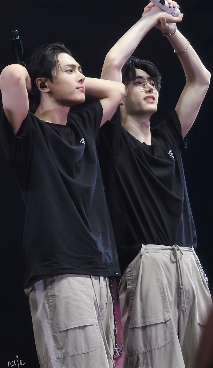 HOLD ON THIS JAYHOON SHOT OH MY GOD