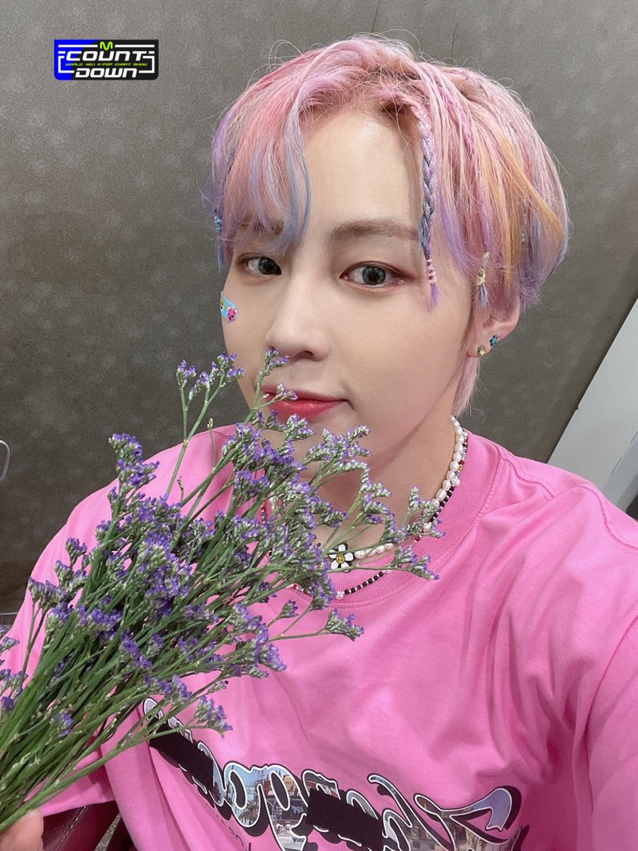 2021.06.17

성운이 Sneakers The Show 1위 기념 
긴급하게 엠카 2주차 CJ박스 전달~~
공식트위터에 인증샷 올라와서 놀랐더랬지 ㅎ

#하성운 #HASUNGWOON 
<a href="/gooreumseng/">하성운</a>