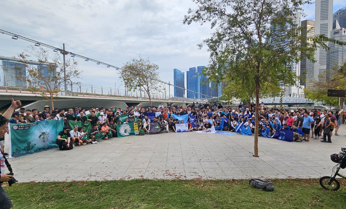 jim831001's tweet photo. #SharedMemories #Ingress #新加坡
上次日本玩了Urban沒打大戰，這次新加坡算是第一次出國打大戰，體驗了一次優勢方的玩法，足矣！
新加坡是個進步的國家，基礎建設、智慧科技、交通、觀光、各方面都很適合台灣學習呢！ #旅遊才是目的遊戲只是過程 https://t.co/qR1j8kssKK