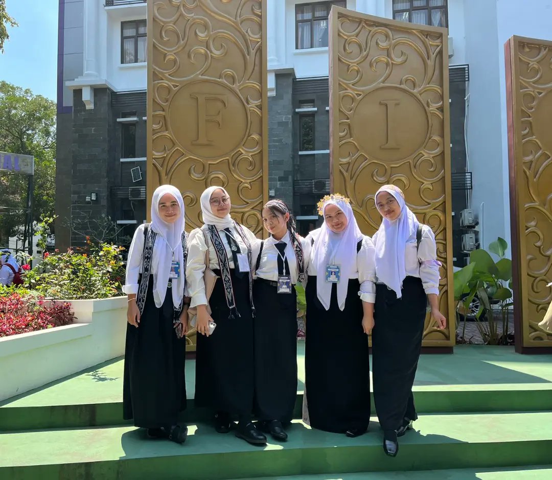 dr1960s's tweet photo. Saya Luthfiya Annailah dari Fakultas Teknik Bangga Menjadi Bagian dari Laskar Dewantara Muda 2024

#Day3PKKMBUM2024
#PKKMBUM2024
#MabaUM2024
#SinergiKreasi
#BEMUM2024
#UMtheOnlyOne
#SahabatMahasiswa
#LaskarDewantaraMuda
#universitasnegerimalang
#NareswaraDrestantaArutala https://t.co/T4KbRxFSaD