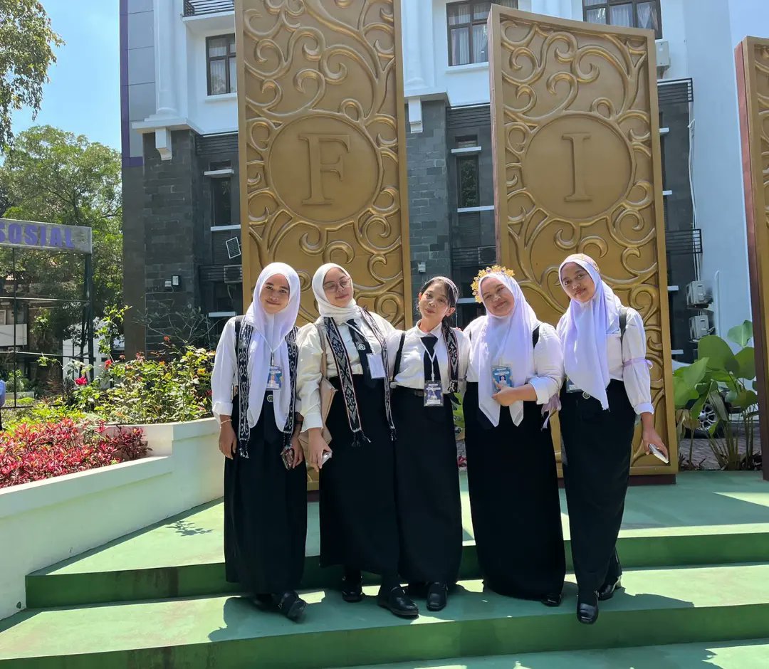 dr1960s's tweet photo. Saya Luthfiya Annailah dari Fakultas Teknik Bangga Menjadi Bagian dari Laskar Dewantara Muda 2024

#Day3PKKMBUM2024
#PKKMBUM2024
#MabaUM2024
#SinergiKreasi
#BEMUM2024
#UMtheOnlyOne
#SahabatMahasiswa
#LaskarDewantaraMuda
#universitasnegerimalang
#NareswaraDrestantaArutala https://t.co/T4KbRxFSaD