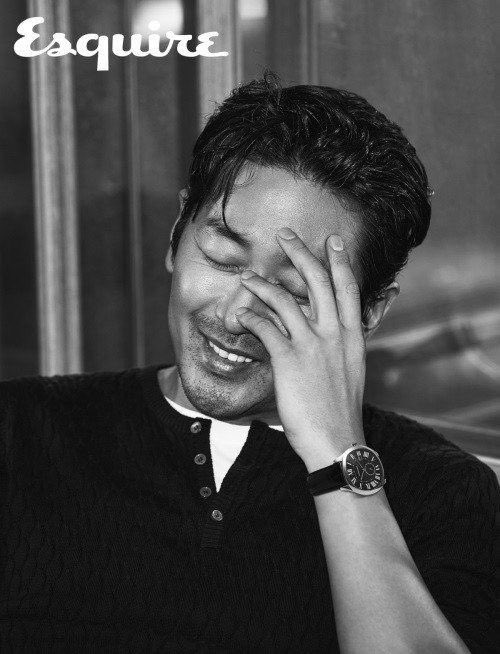 평소에 하졍 보면 되게 친근한 동네 삼촌같은데
이런 사진은 너무 남자여서 심장이 아픔..//
#하정우