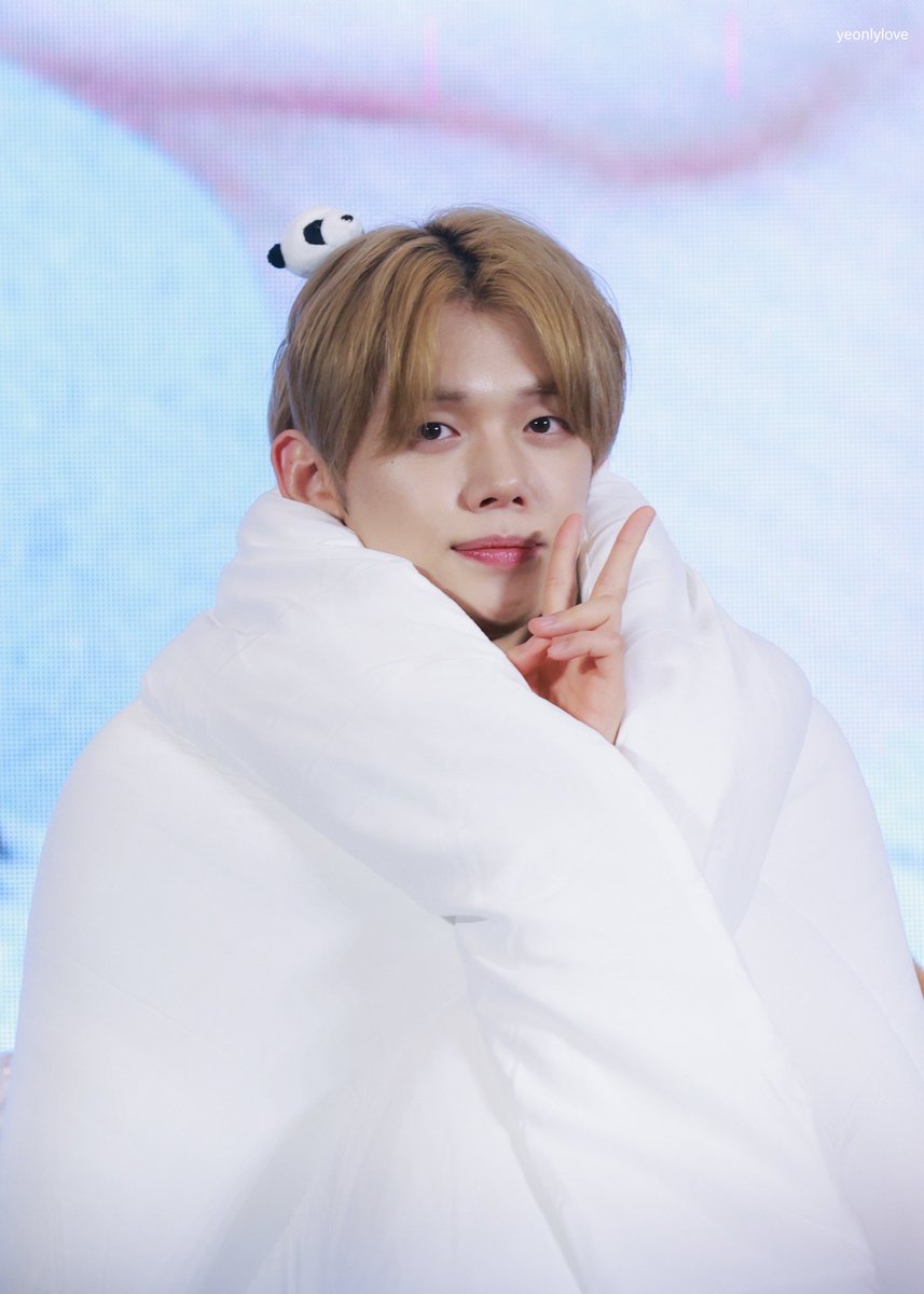 yeonlylove's tweet photo. 240817 이즈위 대면팬싸 칭다오

🐼🤍

#연준 #YEONJUN #ヨンジュン
#투모로우바이투게더
#TOMORROW_X_TOGETHER https://t.co/QQkumwAOyL