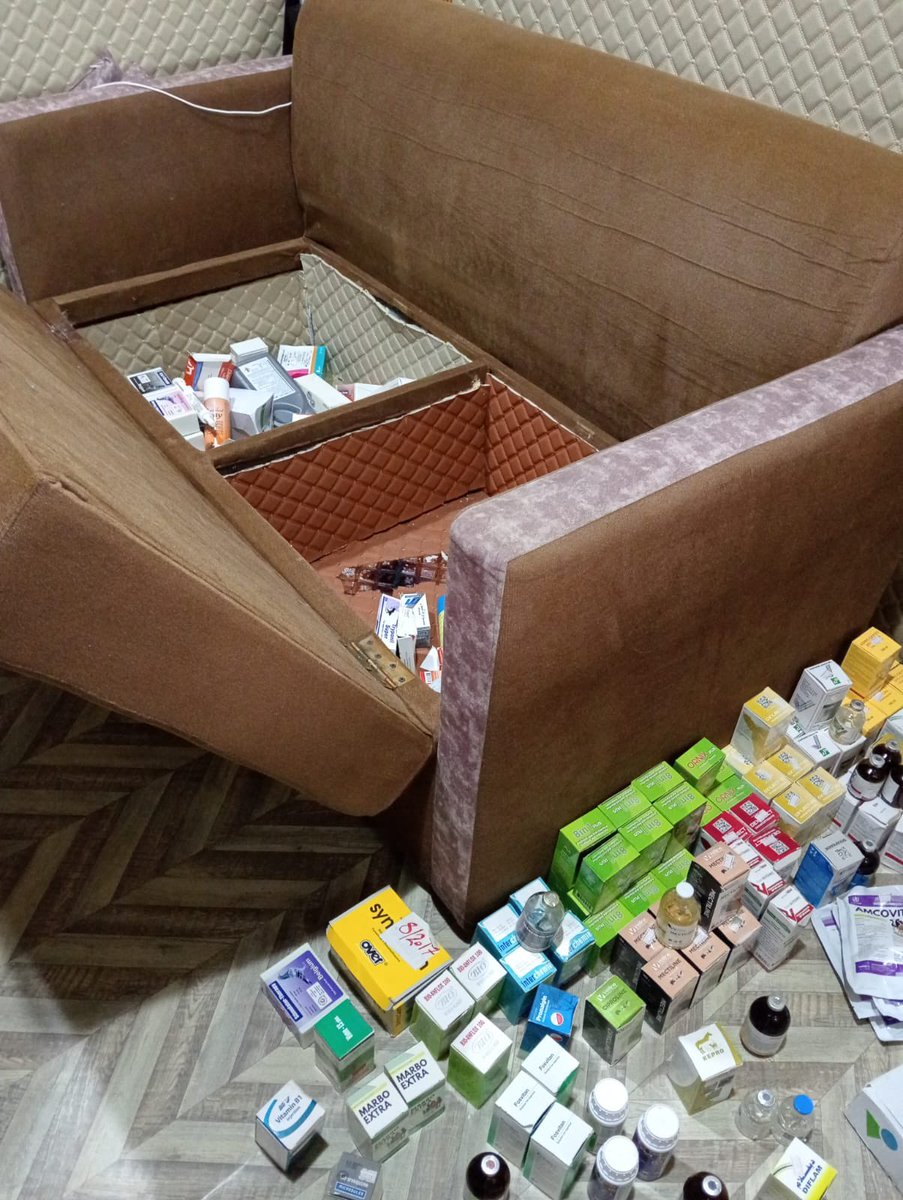 MAFWR_SBATINAH's tweet photo. استمراراً للجهود الرقابية نفذت دائرة الرقابة بالمديرية ممثلة بقسم الرقابة الحيوانية حملة تفتيشية للعيادات و الصيدليات البيطرية بولاية بركاء نتج عنها ضبط عدد مايزيد عن ( 200 ) من الأدوية والمستحضرات البيطرية منتهية الصلاحية. https://t.co/Pnqlz11zVp