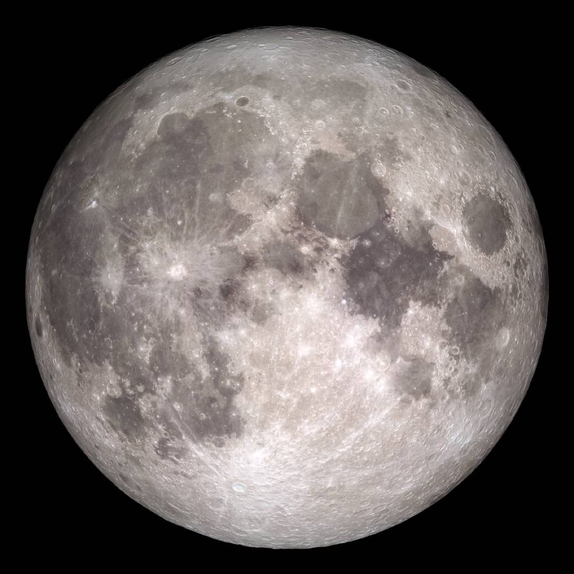 vincentmenezes's tweet photo. The #August_full_moon is the #first_of_four "#supermoons," a term for when the Moon is within 90% of its closest point to Earth in its non-circular orbit.

But what does that mean for us?

It will appear about 6% bigger and 13% brighter than average.

https://t.co/EjmbYCQtz1 https://t.co/LvnNYHePiX