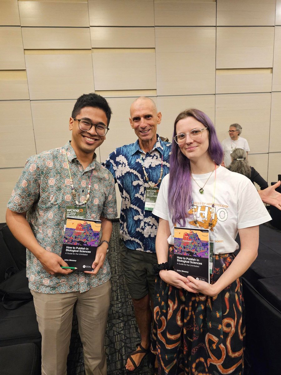 Here's our <a href="/CRCPress/">CRC Press</a> author John Measey <a href="/AfriHerp/">John Measey</a> at a recent workshop for early career publishing in Malaysia, pictured with the lucky winners of his book "How to publish in Biological Sciences"! You can grab your own copy at routledge.com/9781032116419 #sciencepublishing #ECR