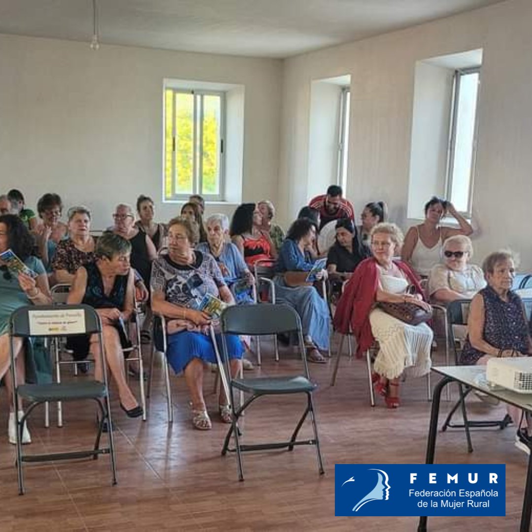 #Perosillo acogió la charla 'Cerebro y salud' impartida por el psicólogo Carlos Valiente, organizada por FEMUR y la <a href="/DipuSG/">Diputación de Segovia</a>
Los asistentes conocieron importancia del deporte 🏃‍♀️ y de beber agua💧para tener mejor calidad de vida.
La próxima será: jueves 22 de agosto en Fuentepiñel.