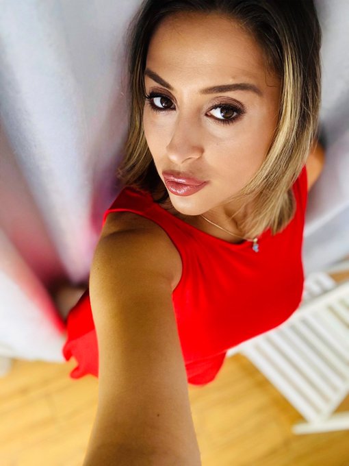 tanned skin ❤️ https://t.co/XQYAV5t9aG<a href="/tag/christmas"class="tags"><span>#christmas</span></a><a href="/tag/christmaseve"class="tags"><span>#christmaseve</span></a>