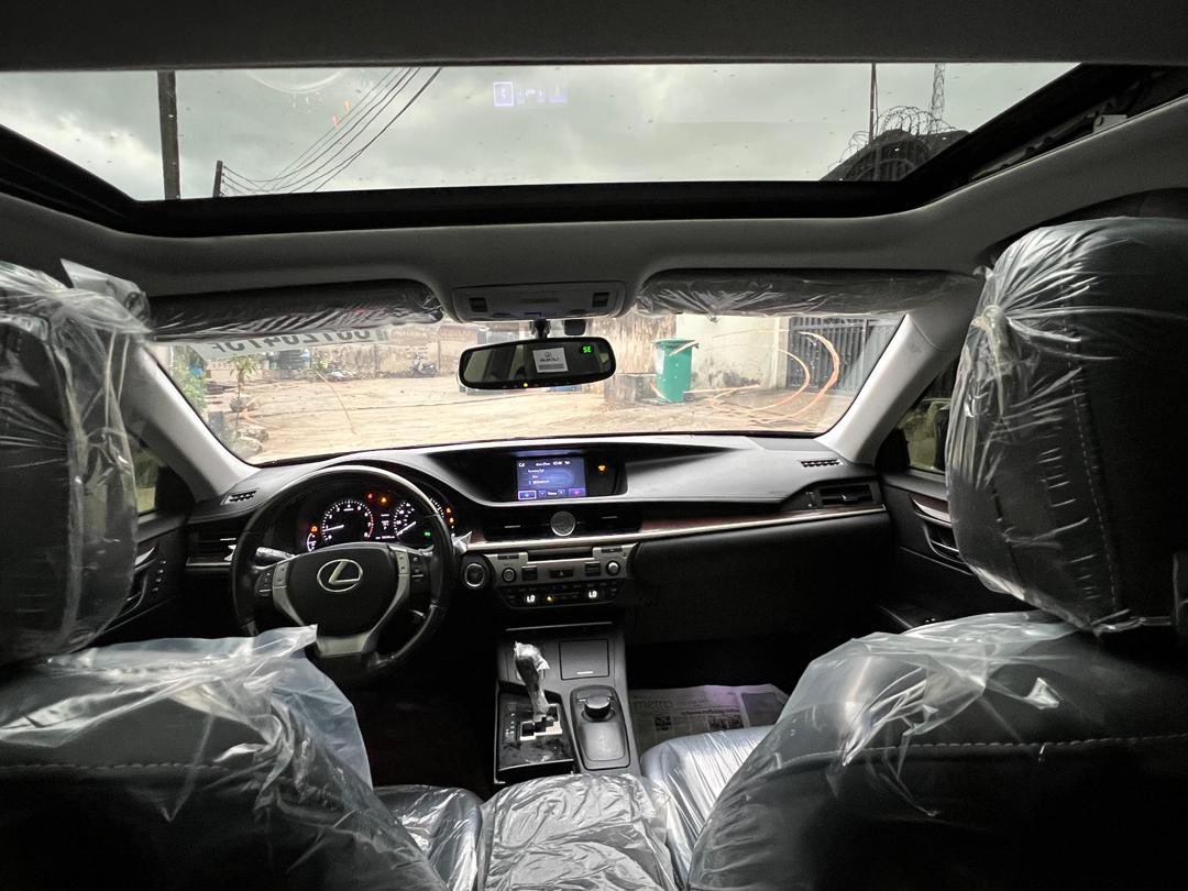 MaziBillions's tweet image. Fresh unit 🔥🔥🔥

Toks  2015 Lexus Es350  
2024 Entry 
 
Tyres ✅
Ac ✅
Gear ✅

Price :N22.5m ( negotiable)
Location: Ojodu 
Call: 09162965794

Pls retweet 🙏🏻