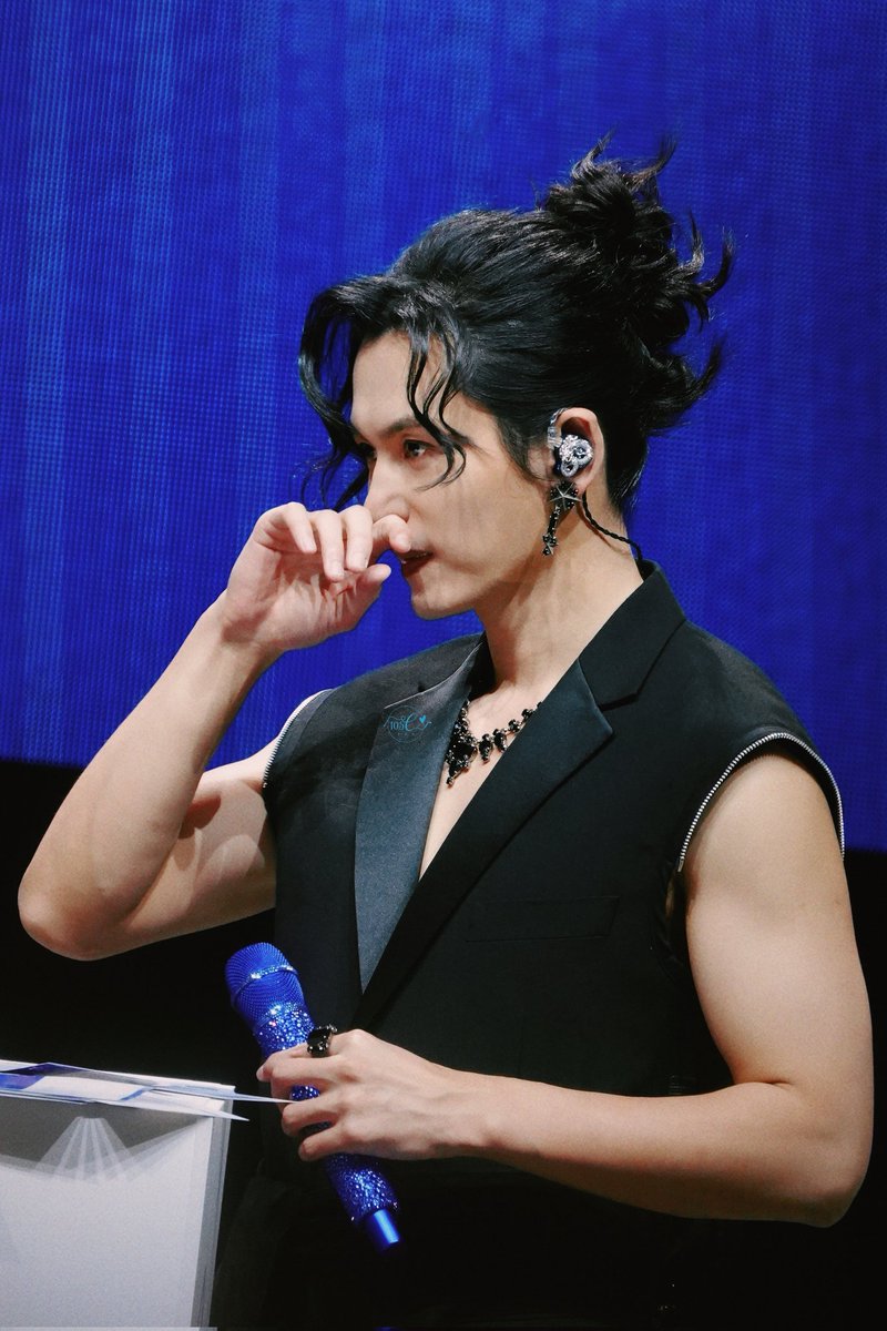 105forZZH's tweet photo. 240728 FANMEETING IN SYDNEY📷

#ZhangZhehan 
#ZhangZhehan张哲瀚
#张哲瀚 #張哲瀚 #ZZH 
#チャンジャーハン 
#장철한 #จางเจ๋อฮั่น
#zhangsanjian
#张三坚
#TheRealZhangZhehan 
#zhangzhehan_super3
#WordOfHonor 
#山河令 https://t.co/KwBhdGK7Yw