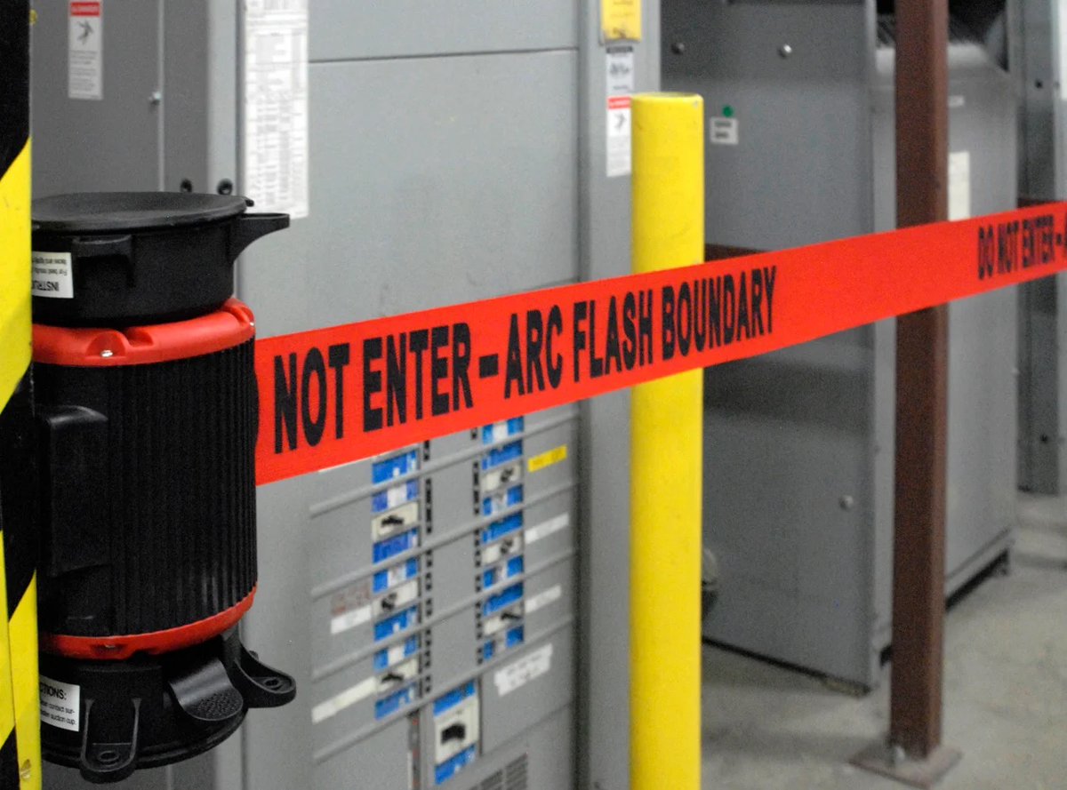 Clear messages save lives.  Our highly visible, easy-to-read barriers, with belts 25% larger than standard, are your first line of defense against workplace and public hazards. That's the #BannerStakesDifference.

Let's talk safety: hubs.la/Q02DXTWw0