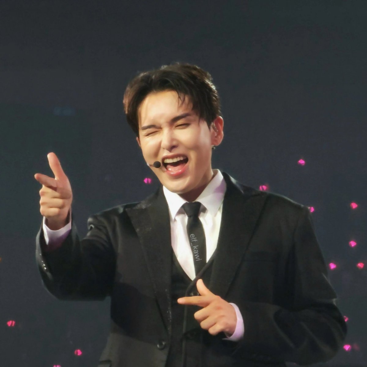 elf_kawi's tweet photo. 240818 SUPER SHOW SPIN-OFF in Taiwan
愛的子彈Bang！🔫
#SUPERJUNIOR #RYEOWOOK 
#SuperShow_Spinoff_Halftime_Taiwan 
#려욱 #슈퍼주니어 https://t.co/OhraGSrHTg