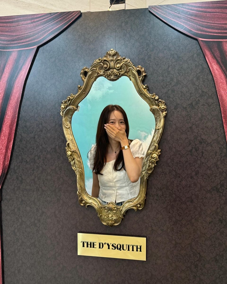 InspirationSNSD's tweet photo. 240820 | Yoona ig update (1/2)
"I 3 moschettieri dopo un po' di tempo 👑 #GentlemansGuide”" https://t.co/17sQmDakDc