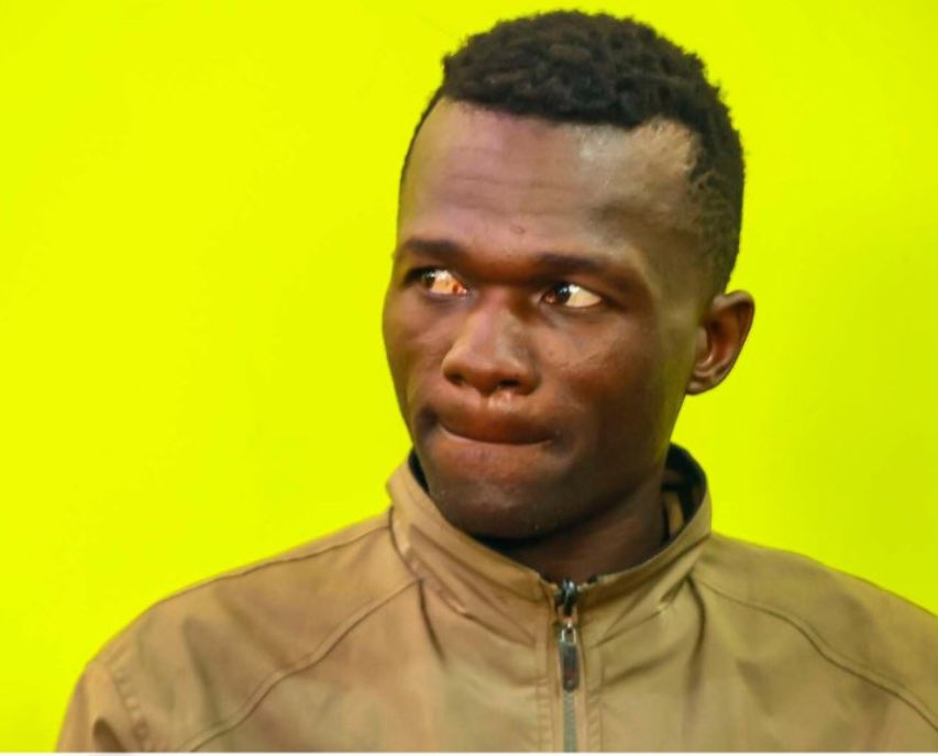 LiasonMedia's tweet photo. BREAKING NEWS: The suspect in the Kware massacre Collins Jamaisi has escaped from Gigiri Police  Station cell.

Police have launched manhunt for the suspect and are calling on members of the public to provide information leading to his arrest.
#MainaAndKingangi 
@edgarwabwire_ https://t.co/VGmCZwbYcy