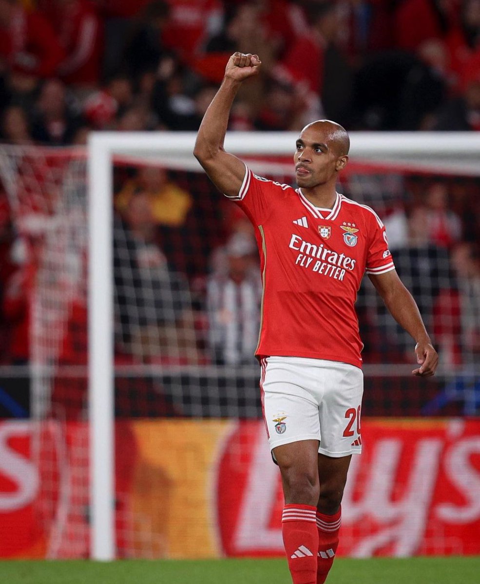 DTransferencias's tweet photo. 🚨 João Mário pode sair do Benfica até ao fecho do mercado, segundo o jornal ‘Record’. https://t.co/r5xK2szaqv
