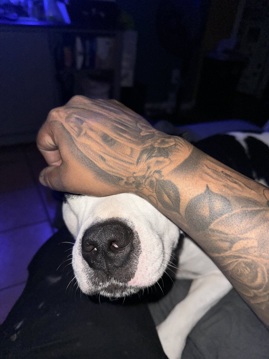 SatansMistresss's tweet photo. Look who’s up waiting for me to get off work😤 long week ready to see my son tomorrow 😩 https://t.co/dt5DALci46