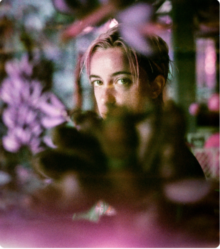 Cette année j'ai plus vue cette femme que toute ma famille. Seul les monteurs auront la réf...