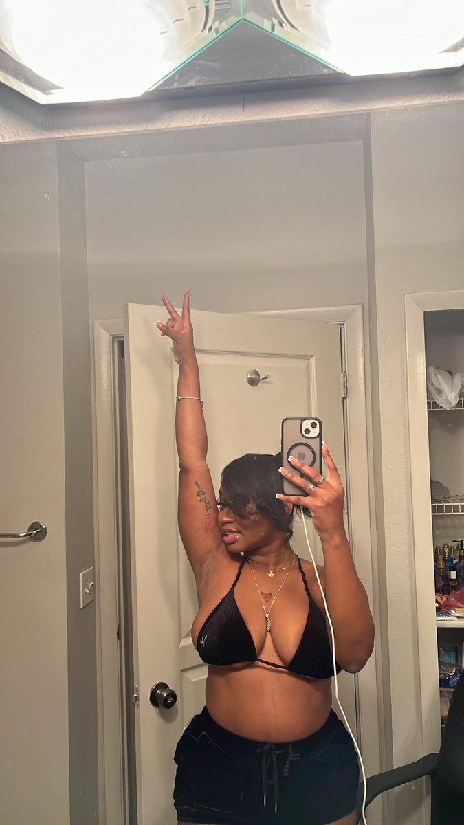 ᴘʜᴀᴛ 𝒢𝒾𝓇𝓁 🇭🇹 tweet media