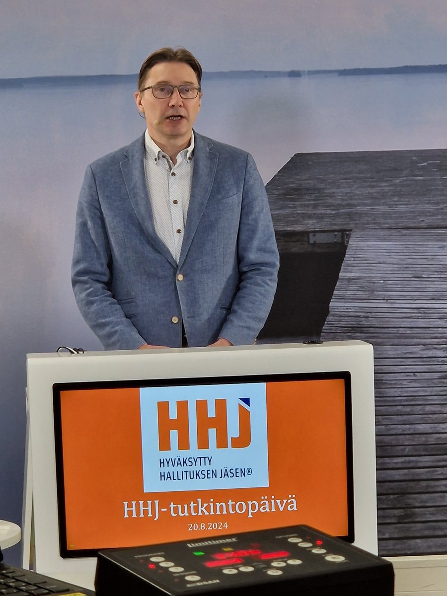 HHJ_fi's tweet photo. Tänään on taas jännä päivä kun 320 kokelasta osallistuu #HHJ-tutkintoon! Parhaillaan käydään läpi hyvän hallintotavan ja hallitustyön organisoinnin ennakkotehtäviä. NYT tarkkana; luvassa on vinkkejä tutkintoon ja hallitustyöhön! #hhjtutkinto #oppimiskokemus #hallitustyö https://t.co/BH8ji4msxU
