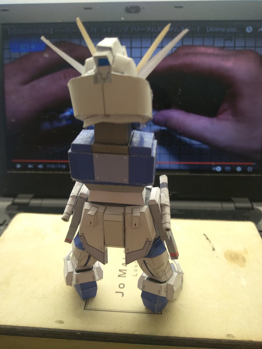 stupid001ran01's tweet photo. june(@j_cube4906)さんのライジングフリーダムガンダムをA5にして作りました。やはり手のひらサイズが好き。 https://t.co/7WsFMyOq8V