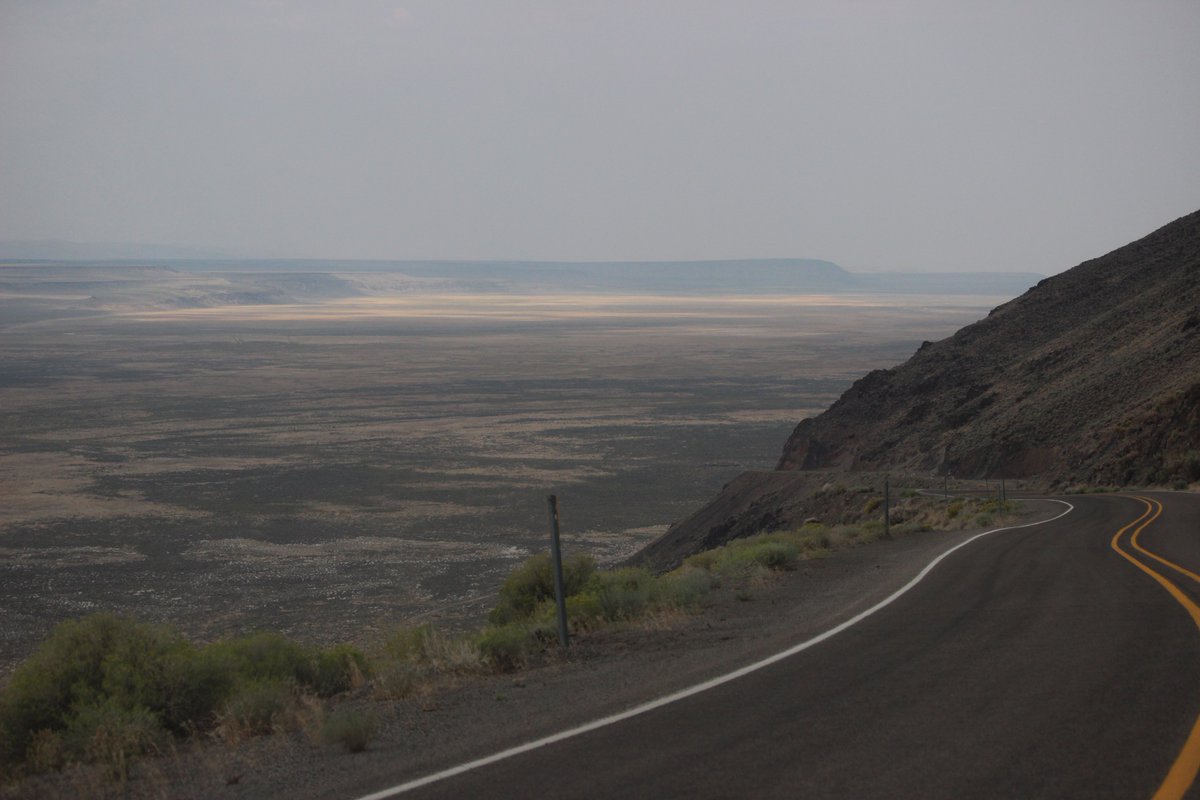 Tronthedon2023's tweet photo. @Rainmaker1973 My route across the country took me on 50 all the way through Nevada alone. Second photo shows a 7% grade decline down the side of a mountain in the most desolate spot I’ve ever seen, no guard rails 😅 https://t.co/Hc8jC5mE7i