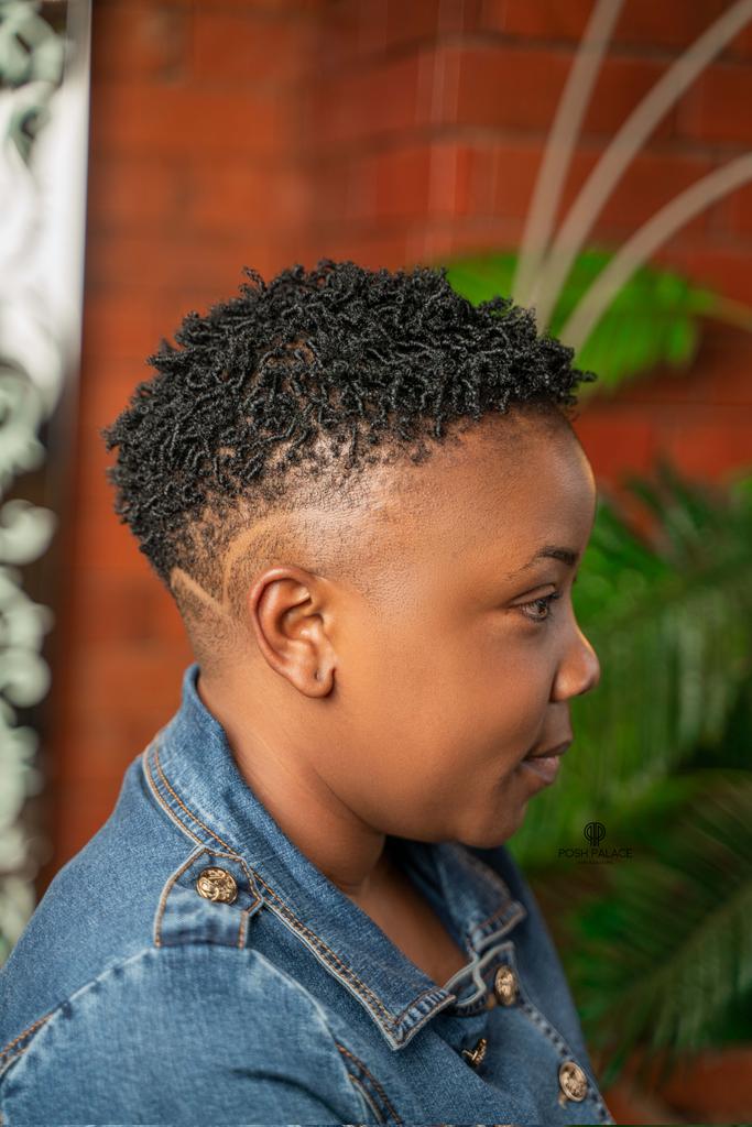 Rocking the natural vibes 🌱 Embrace your unique beauty with a fresh style at Posh Palace.
To make your appointment 
☎️0797403131
📥Dm
Or click the link in our bio ✨ 

 #NaturalHair #PoshPalace #selflove