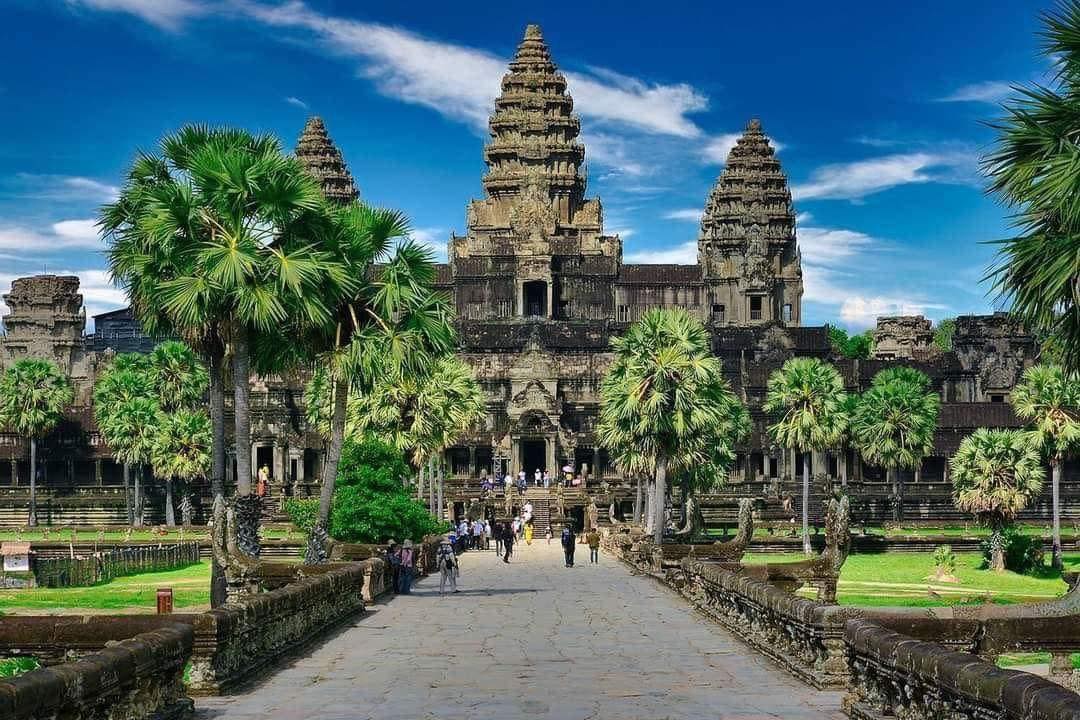 CngNguyn129276's tweet photo. The temple complex at Angkor, Siem Reap, Cambodia is the largest religious monument in the world, considered the pinnacle of Khmer architectural style. 🌿🌿🌿
#Cambodia #Treval #Around https://t.co/LoCdQZjpCu