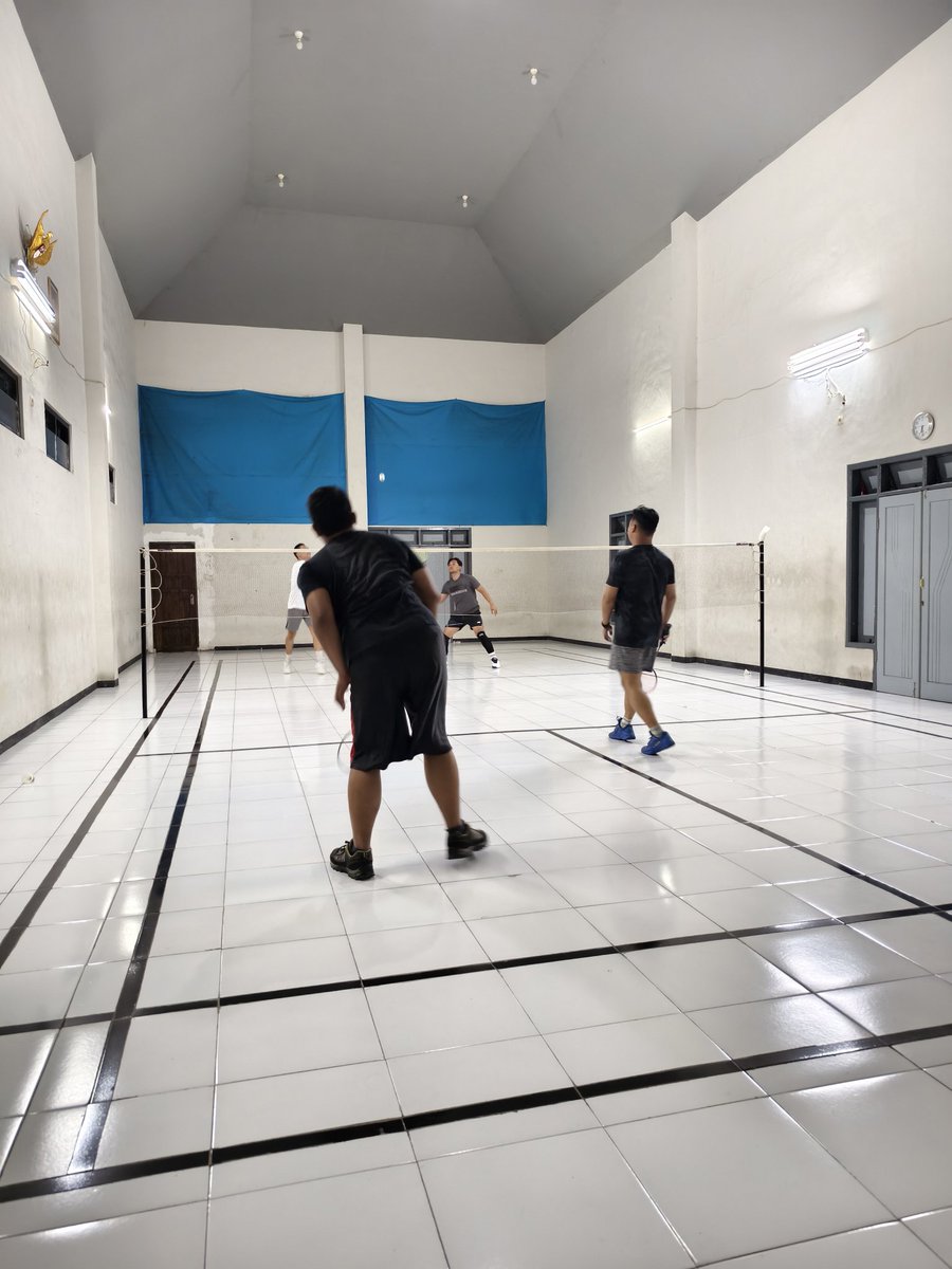 dianfajar33's tweet photo. Badminton dulu lah https://t.co/8Hsr99APM2