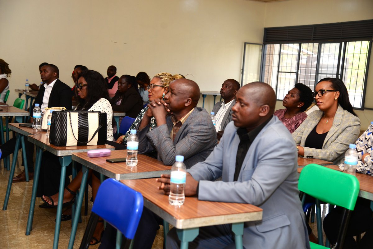 BailiffsRwanda's tweet photo. Les huissiers de la chambre regionale du Littoral #Cameroun et ceux du Rwanda se réunissent à Kigali,marquant le début d'une collaboration fructuese basé sur le partage de connaissance nottament en terme d'innovations numériques et perspectives d'avenir. #partenariat #justice https://t.co/P7kmsy7cf5