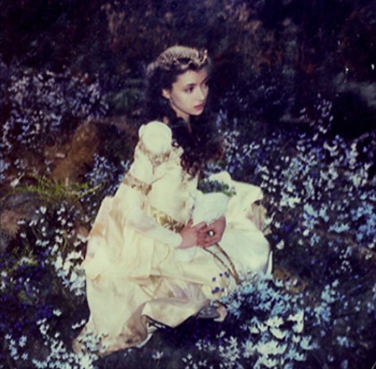 barbiesswanlake's tweet photo. you think it’s two beautiful fairy tale lesbians but actually it’s mia sara as princess lili and tom cruise as jack o’ the green in legend (1985) https://t.co/b7aXt3iRUt