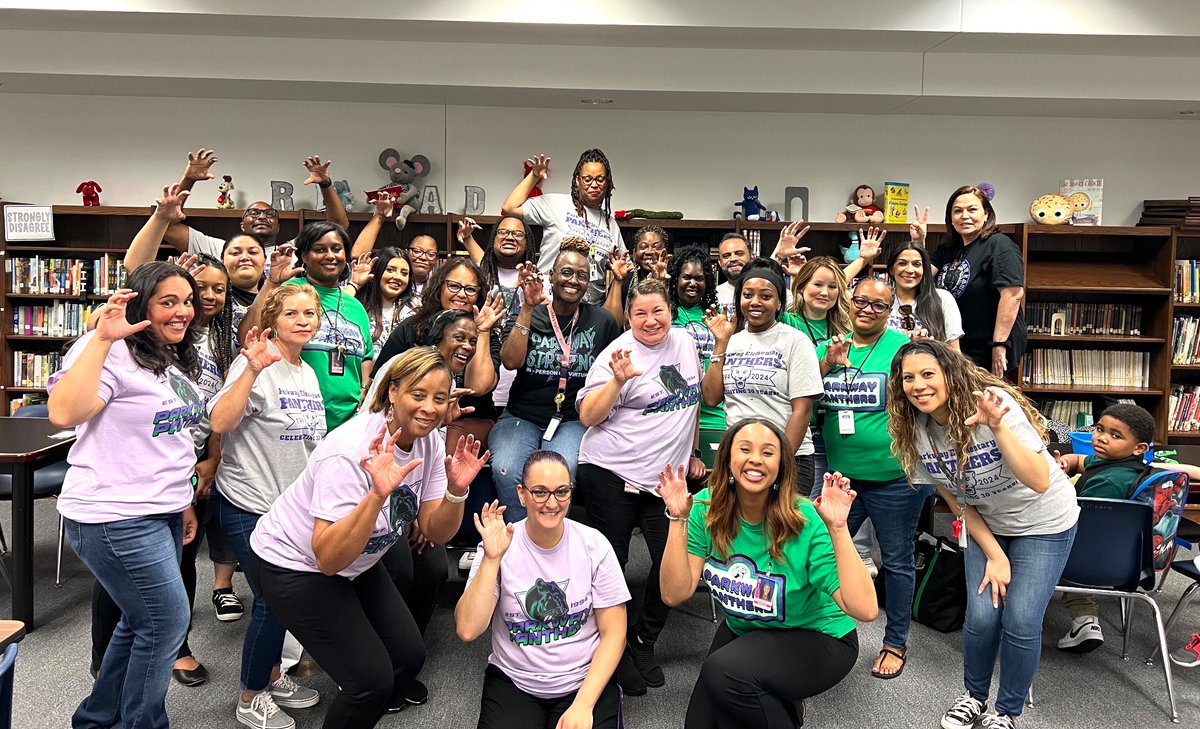 APlusWords's tweet image. It has been an amazing week at @CrowleyISD and I am blessed to work with such excellent scholars and staff! #ProudParkwayPrincipal 💚💜
#Pawsup!