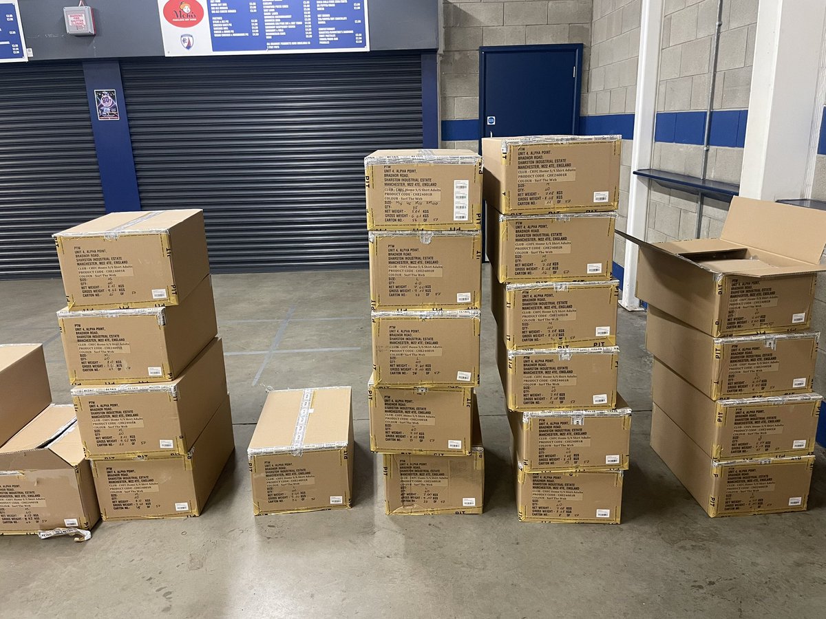 Another delivery of home shirts has arrived! Working hard to get these in the shop, well I’m not but the team are…

Shirts on sale later this afternoon 

#spireites
