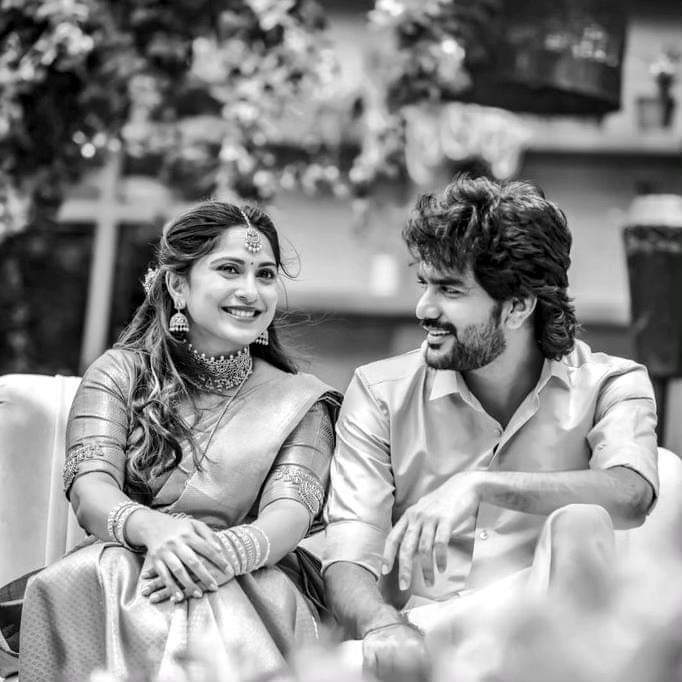 kayaldevaraj's tweet photo. Happy First Wedding Anniversary @Kavin_m_0431
Brother 🤣 

Picture Perfect. Here is a glimpse of some of the magical moments that happened this morning as  #Kavin wed #Monica in a pleasant ceremony that was graced by family and close friends.

#KavinMonicka #KavinMarriage https://t.co/be8UOhqVVw
