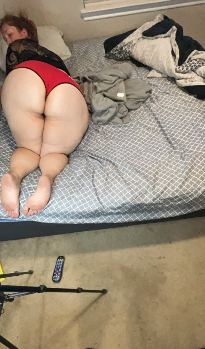 DFWTATA2's tweet photo. my old teacher said she wanted to see how she looked eating dick on camera 📸 🫢 how she look yall?😊 #dallasfreaks #straightmale #meets #contentcreator #texascontent https://t.co/pPpedR0biU