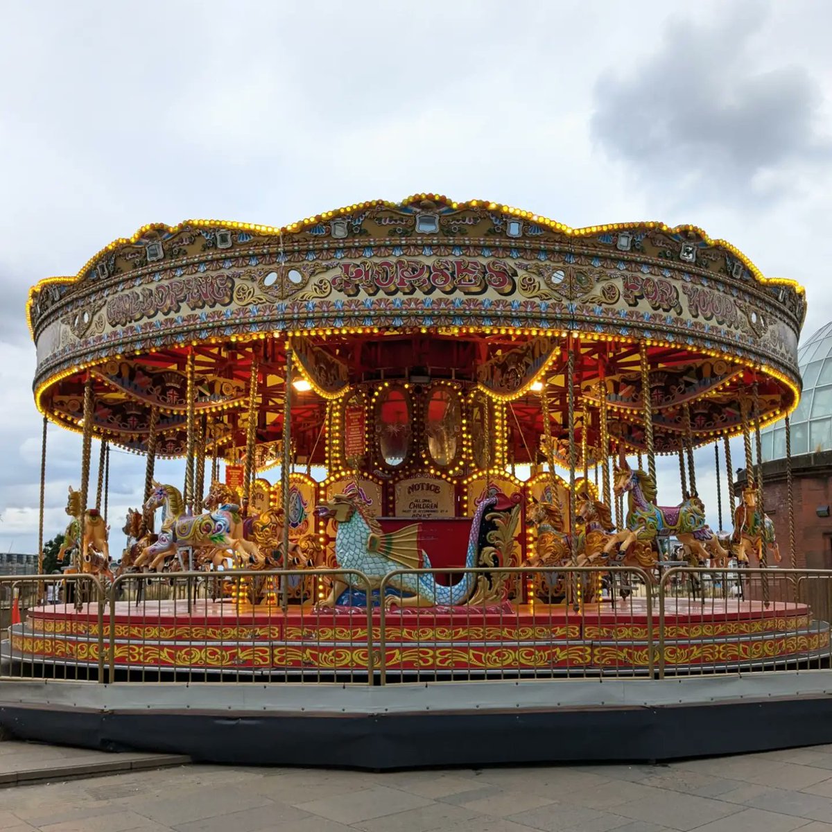 Dragons of London tweet media