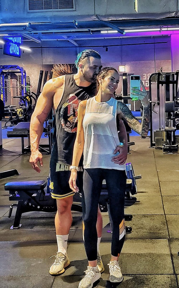 Absolutely crazy about this GIRL🔥😍 you rock my world💯🤟🏻You bring out the best in me and always reminding me to never stop chasing my dreams🙌🏻 my partner in crime✔️ #mybestfriend #trainingpartner #myinspiration #gymlife #gymmotivation