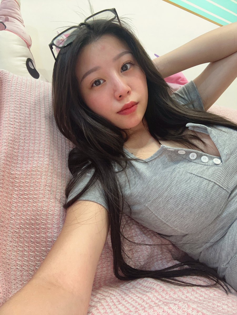 realemmawu's tweet photo. what are you doing atm? https://t.co/rAwcUym56A