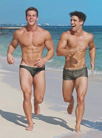 Locked0loaded's tweet photo. #beachhunks 3 months to get #beachfit https://t.co/0SlsoAFNW4