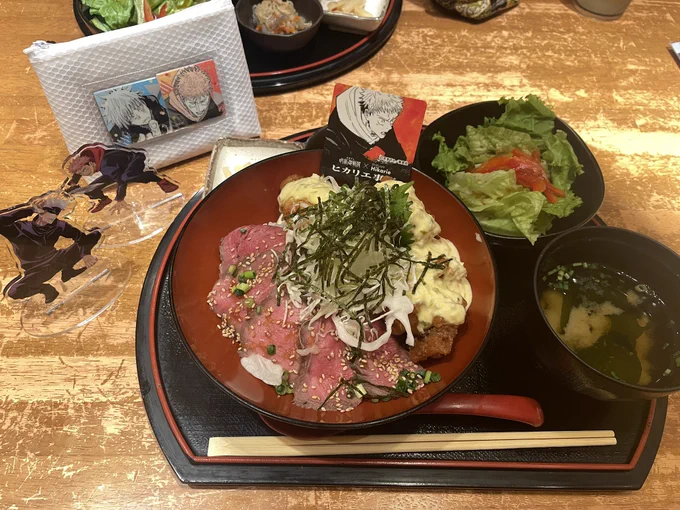 めちゃくちゃ食べたおしゃべりしながらのんびり食べ歩くの最高昨日の衝撃はまだ余韻が凄いけど…終わっても私の好きは何も変わらないなっていう感じで少し落ち着いた 
