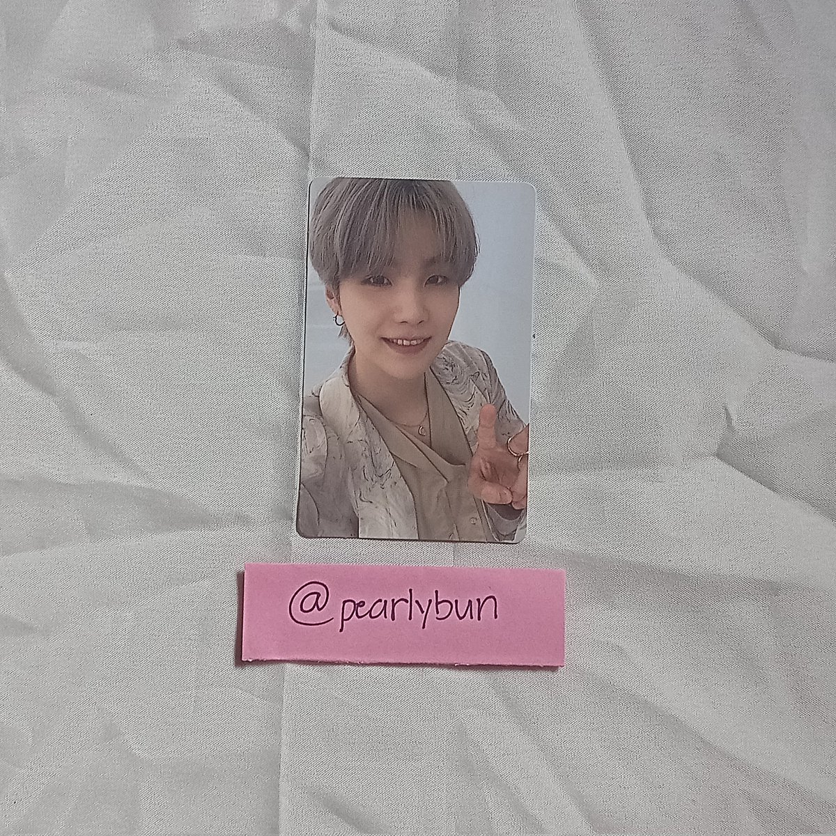 pe4rlybun's tweet photo. ᖭི༏ᖫྀ #rissec4rts • wts lfb ph ⋆.ೃ࿔*:･

𓏔 yoongi proof compact ౨ৎ 
   ↪ ₱250 in pic + sf &amp; pf
   ↪ onhand, in good condi, payo / 2-3 days

୨୧ rcbyt https://t.co/qOCExKzzwF 

⌗ bts bangtan suga pink photocard pc https://t.co/vfVgSeNjcj