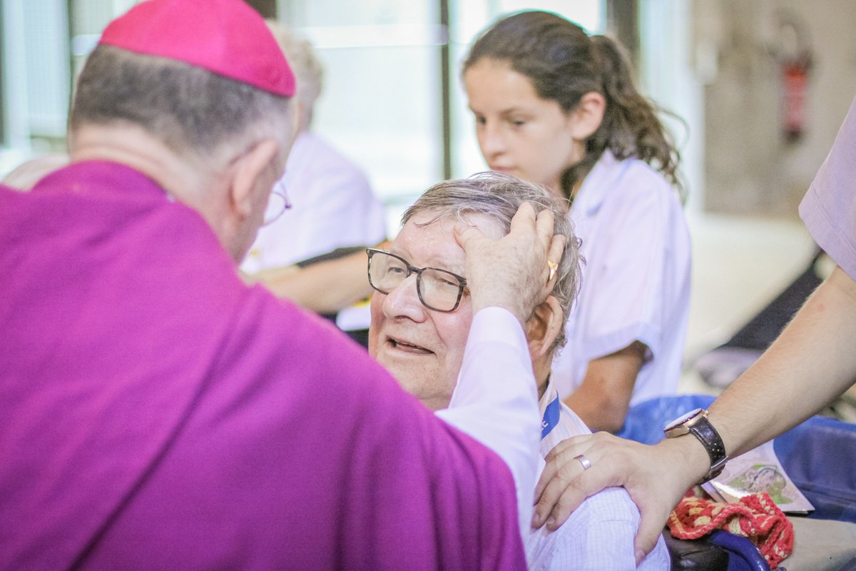 episcopus19's tweet photo. 📸 Joie d'être à #Lourdes avec le pèlerinage diocésain, dont l'Hospitalité corrézienne, pour aller ensemble vers Jésus par Marie. https://t.co/oFBXQzy6Rp